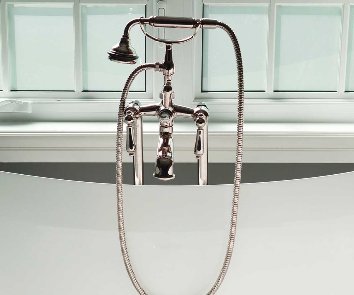 https://www.superstarplumbing.ca/wp-content/uploads/2019/09/Faucets-and-Showerheads.jpg