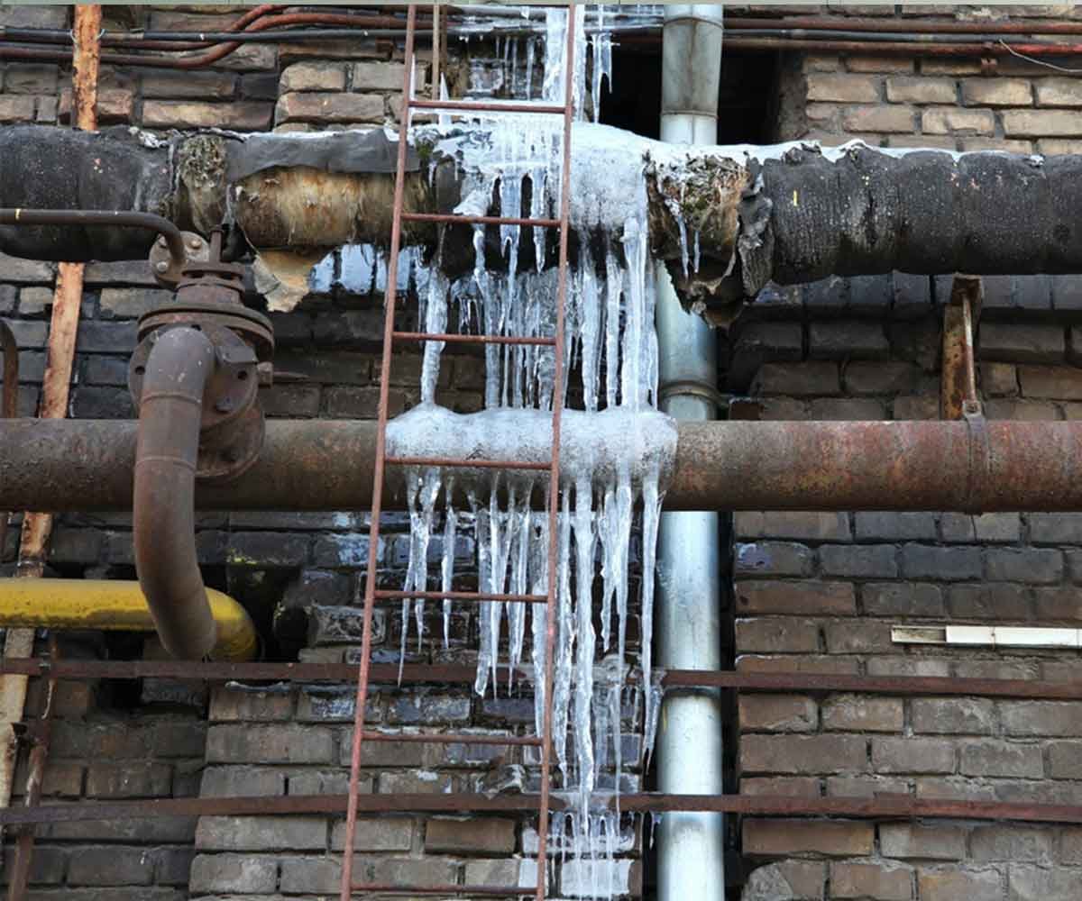 https://www.superstarplumbing.ca/wp-content/uploads/2019/09/Frozen-Pipes-and-Repairs.jpg