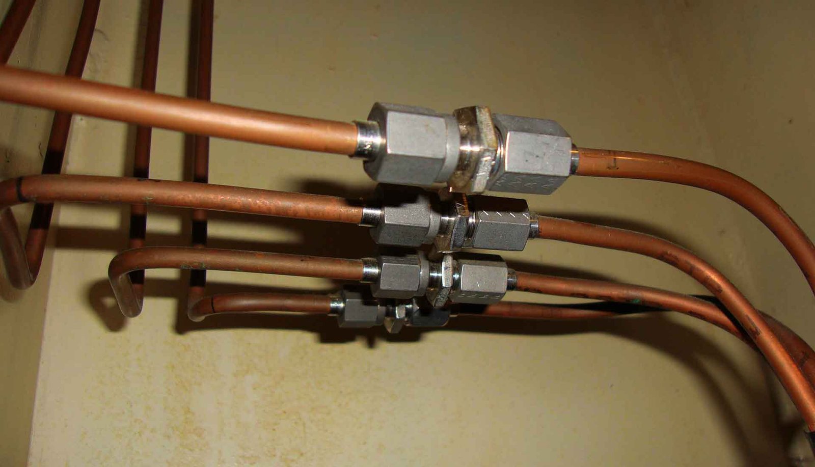 https://www.superstarplumbing.ca/wp-content/uploads/2019/09/Gas-line.jpg