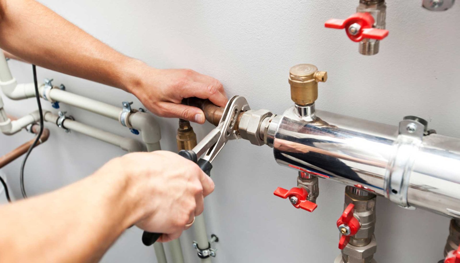 https://www.superstarplumbing.ca/wp-content/uploads/2019/09/plumbing-repair-installation.jpg